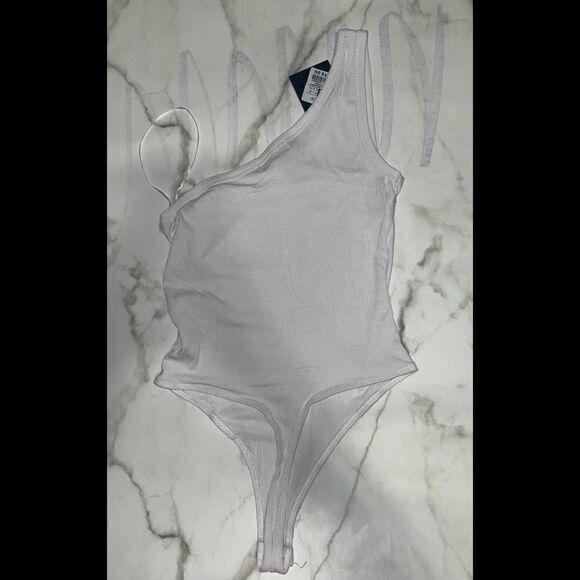 Charlotte Russe | White one shoulder bodysuit - Picture 4 of 4